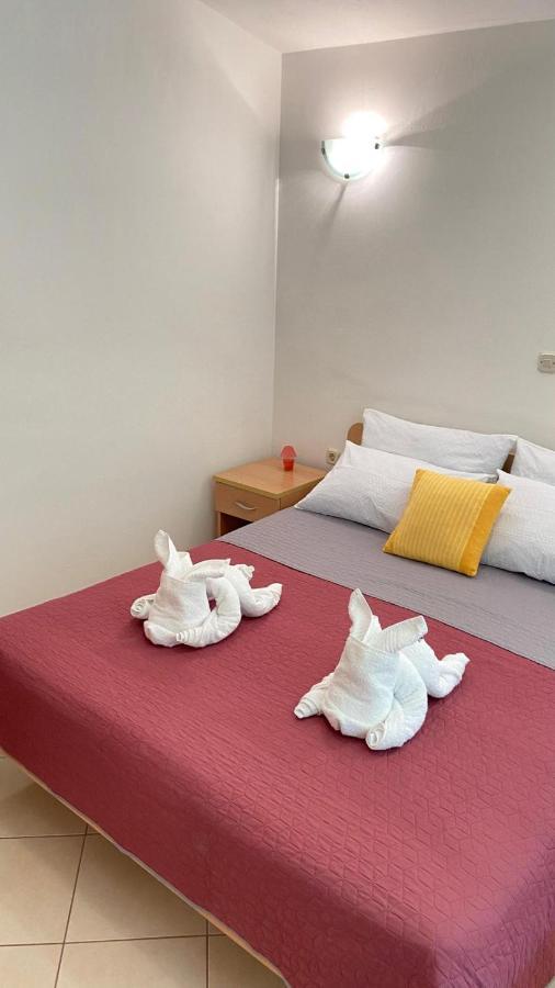 Apartments Tiho & Jelena Blace Bagian luar foto