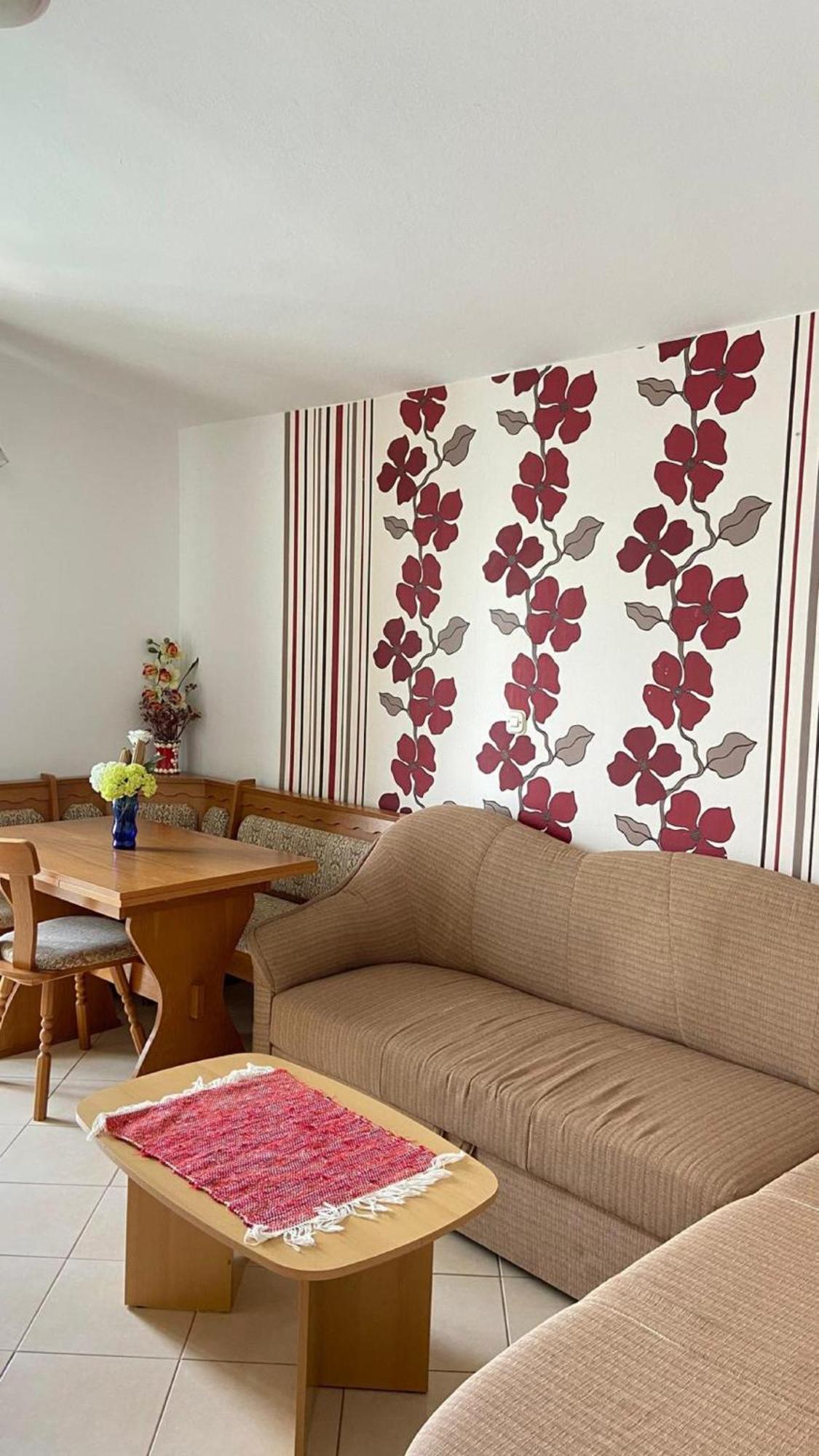 Apartments Tiho & Jelena Blace Bagian luar foto